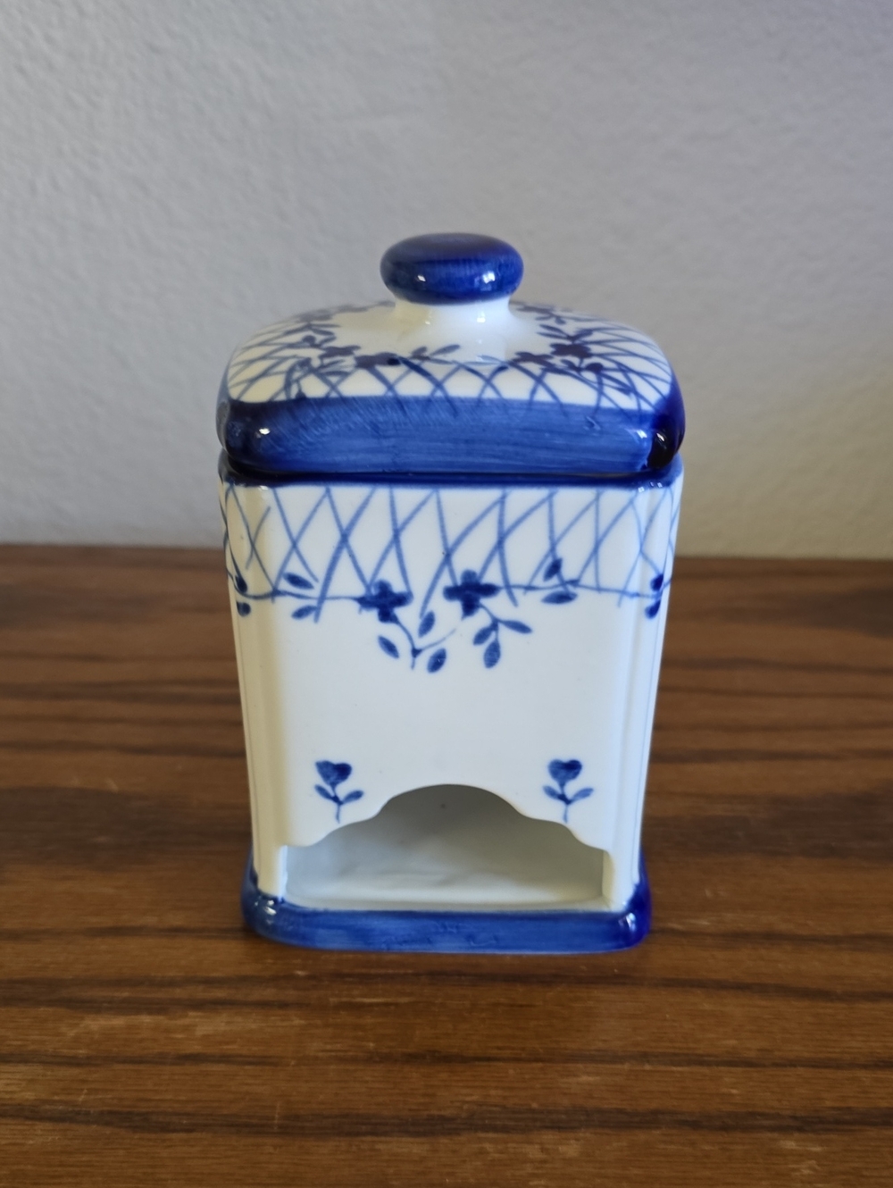 Handpainted Ceramic Tea Bag/ Match Holder With Lid Tote 12